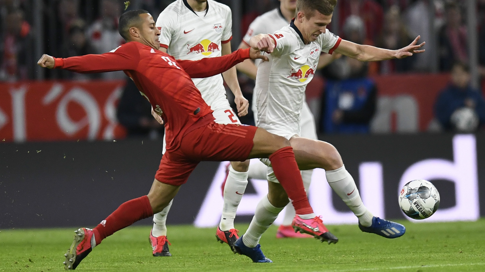 爱游戏APP官方版哈兰德巅峰对决，Ning与30激战拜仁分钟，问鼎冠军胜负难料！(哈兰德助攻)