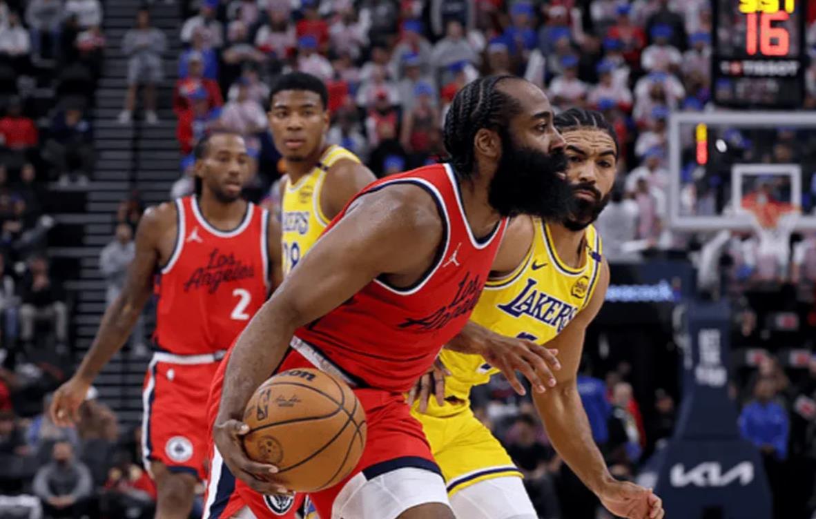 AYX体育官方入口包含哈登在塞尔维亚队比赛中赛事规则更新，高光表现引发热议！的词条