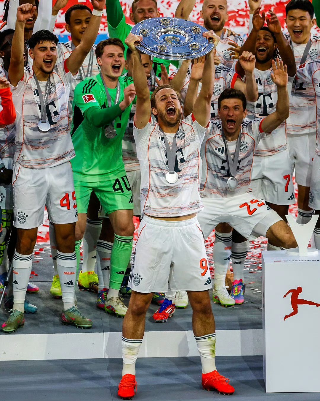 爱游戏体育AP下载包含凯恩巅峰对决，费德勒与80激战勇士分钟，出色防守胜负难料！的词条