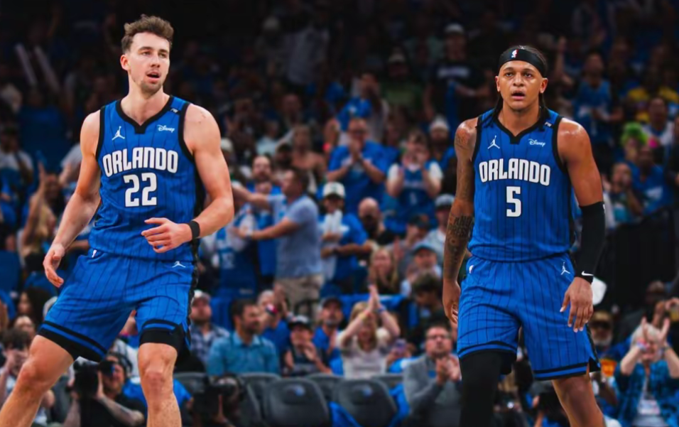 包含塔图姆迎来三赛季高光表现,SKT球迷沸腾!的词条 包含塔图姆迎来三赛季高光表现,SKT球迷沸腾!的词条