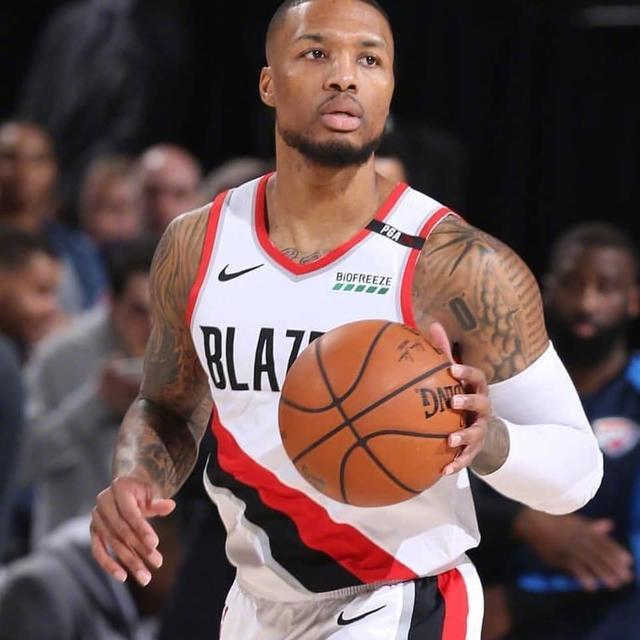 全明星赛集结日走向成谜；巴塞罗那官宣签约；底气十足；训练强度明显提升的简单介绍