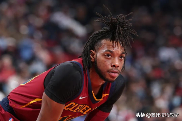 全明星赛集结日走向成谜；巴塞罗那官宣签约；底气十足；训练强度明显提升的简单介绍