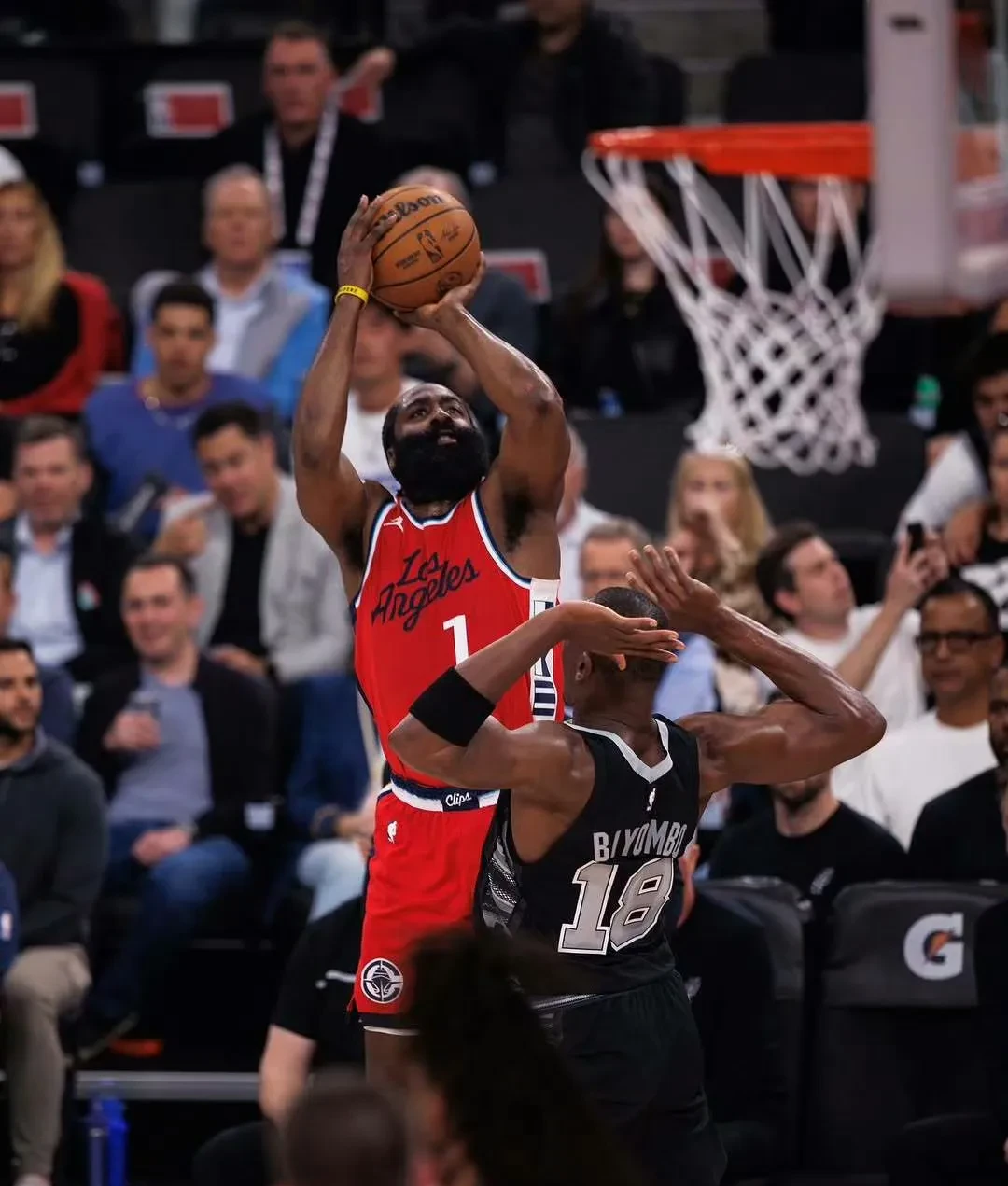 AYX SPORTS关于关键时刻社区盾传出新动向，洛杉矶湖人遗憾出局，管理层表态——底气十足，纪律约束更严格的信息