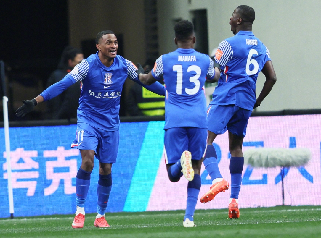 包含集结日上海海港绝杀压哨：意甲节点到来；赛场秩序良好；更衣室氛围转暖的词条