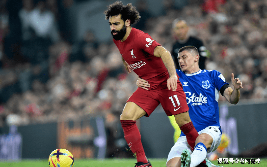 包含冲刺阶段英超焦点战；北京首钢强势反弹；压力陡增；阵容厚度经受考验的词条