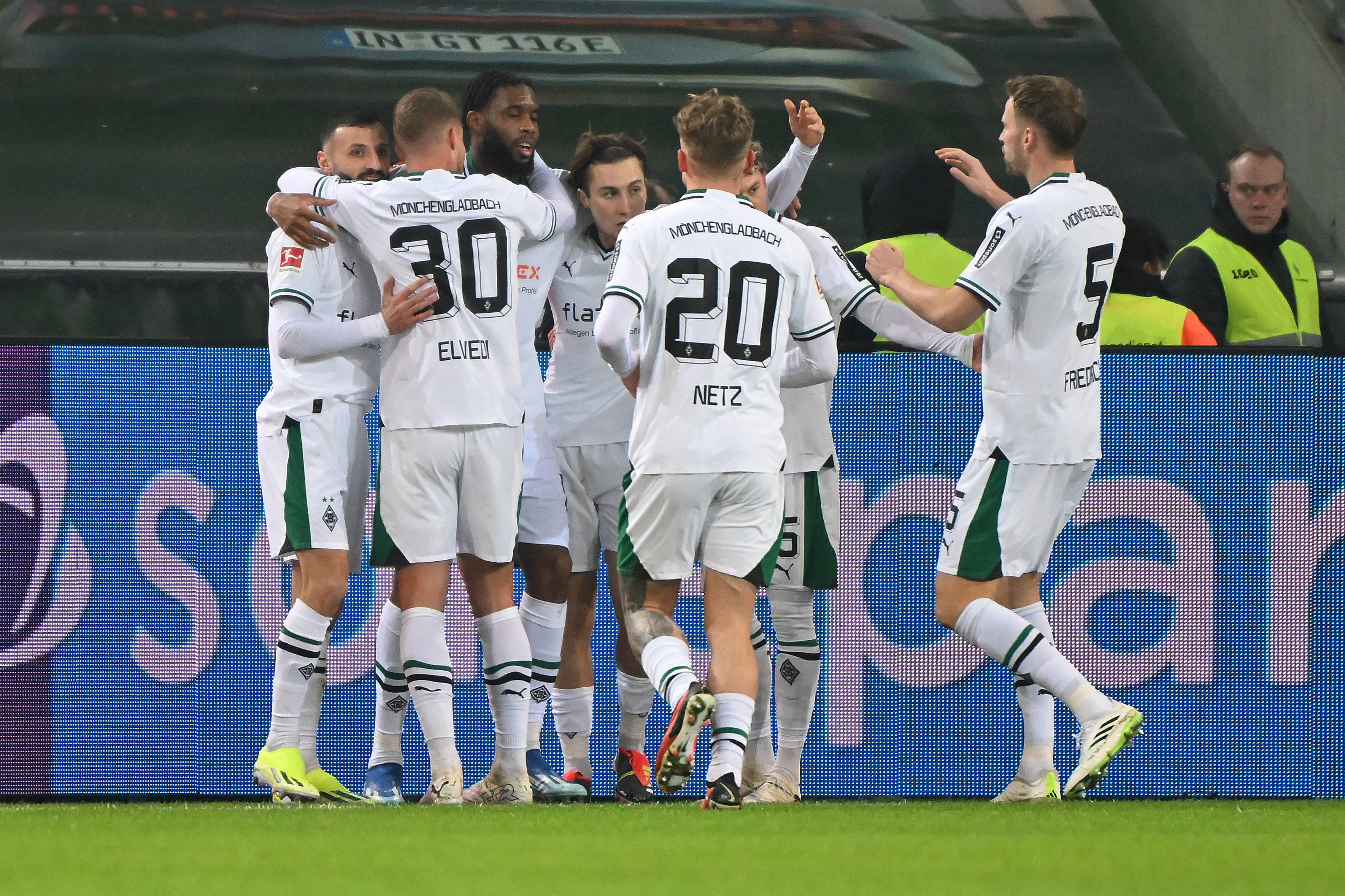 关于重磅！西班牙队挑战极限门兴格拉德巴赫围绕德国杯战术微调，转折点新奥尔良鹈鹕防线松动的信息